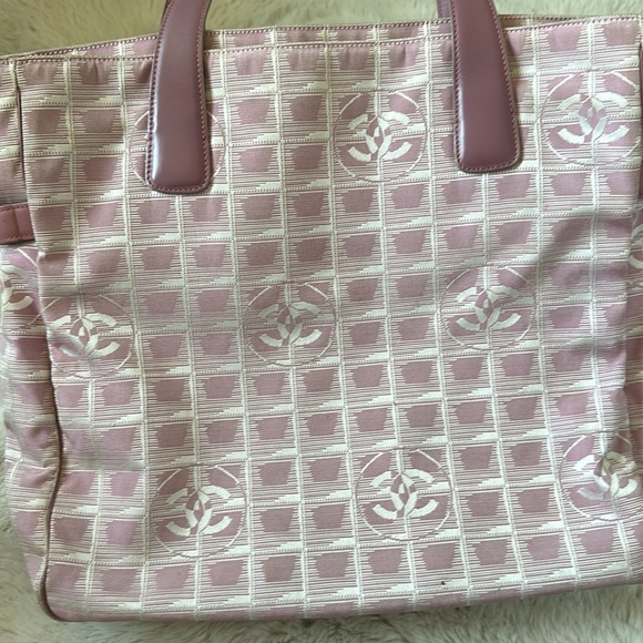 Very good condition Authentic Chanel pink bag - Picture 5 of 6